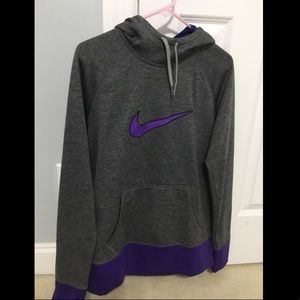 Nike women’s dri fit sweatshirt